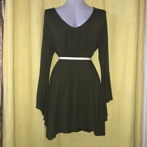 Green long sleeve dress